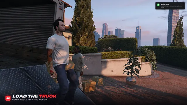 Moving Crew FiveM script screenshot 4 — a crew loading the truck